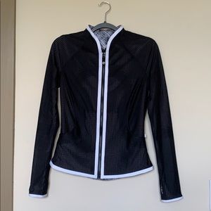 lululemon sz 6 reversible mesh/luon fitted jacket